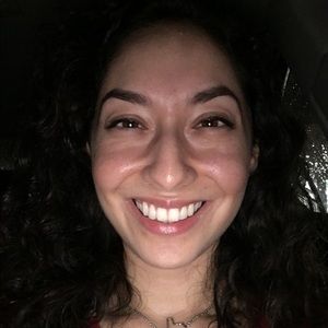 Meet your Posher, Analicia